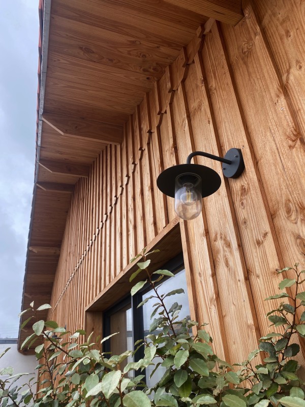  réalisation d’un bardage afin d’ habiller une façade de maison existante, rénovation charpente couverture 